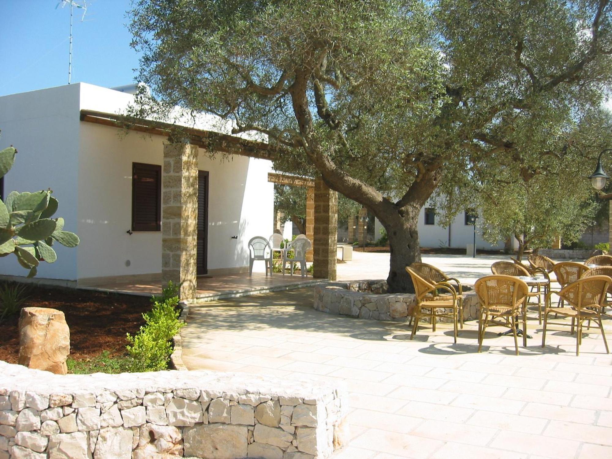 Gli Ulivi Residence Leverano Bagian luar foto