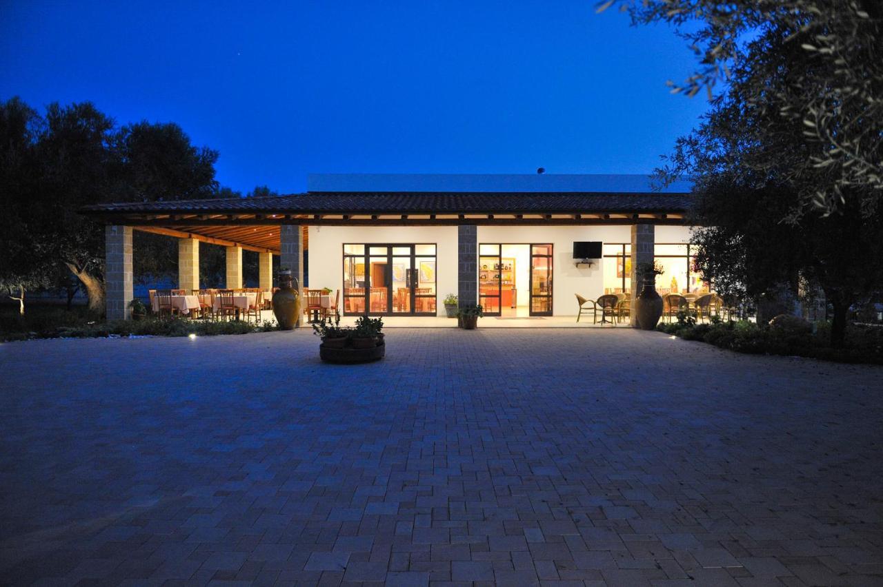Gli Ulivi Residence Leverano Bagian luar foto